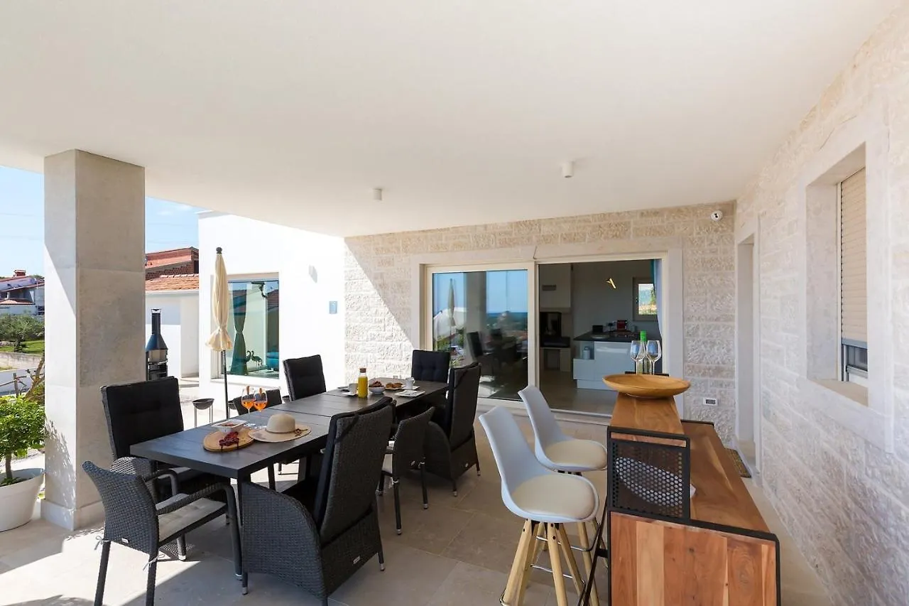 Villa Carimelli Kaštelir